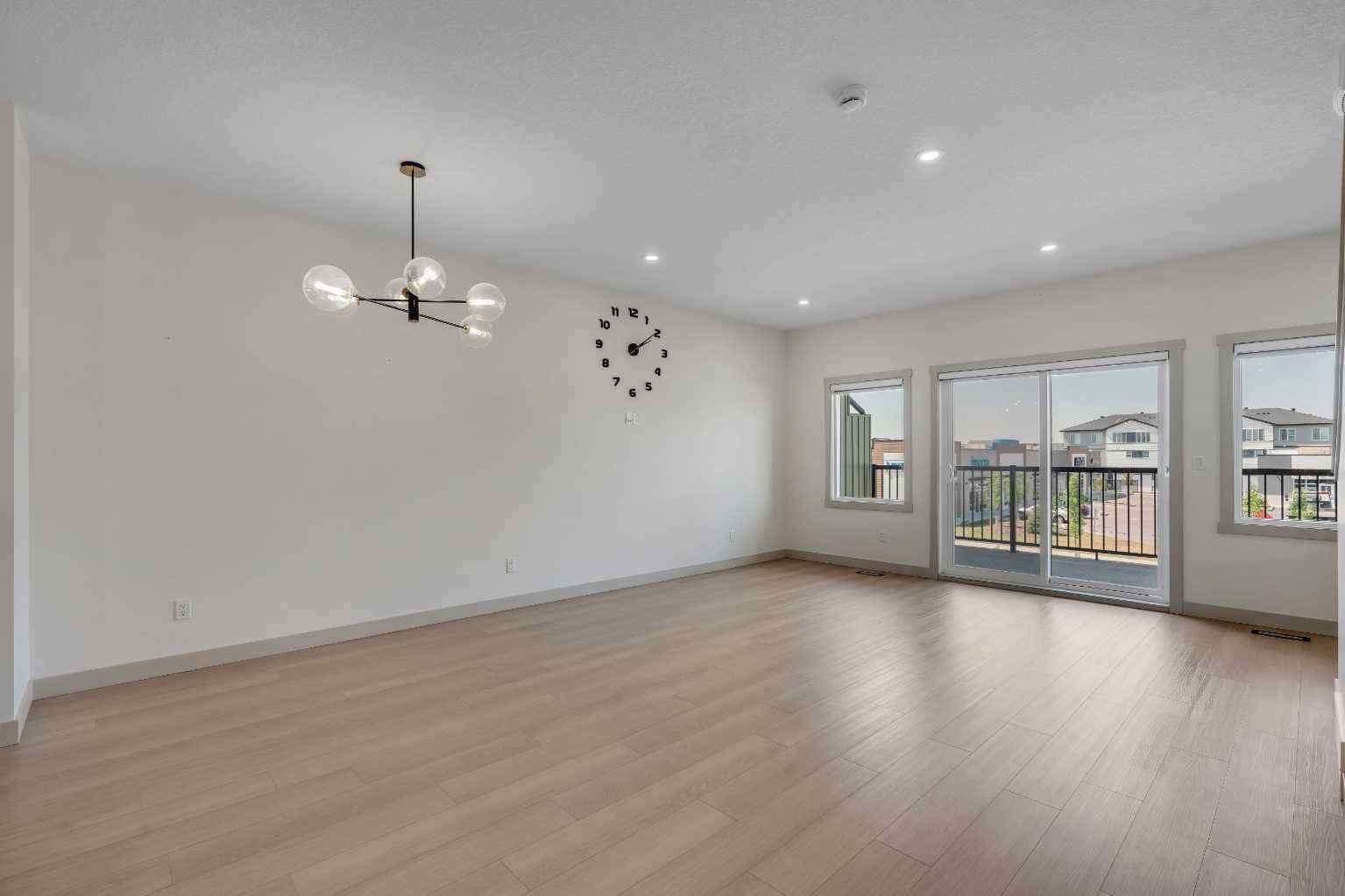 414 Corner Meadows Square NE