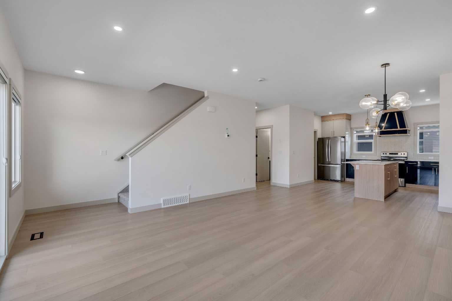 414 Corner Meadows Square NE