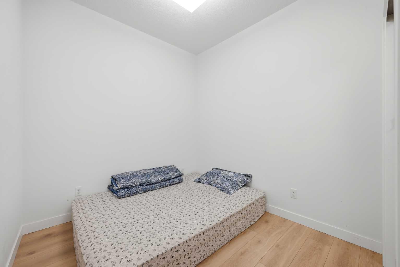 2303, 76 Cornerstone Passage NE