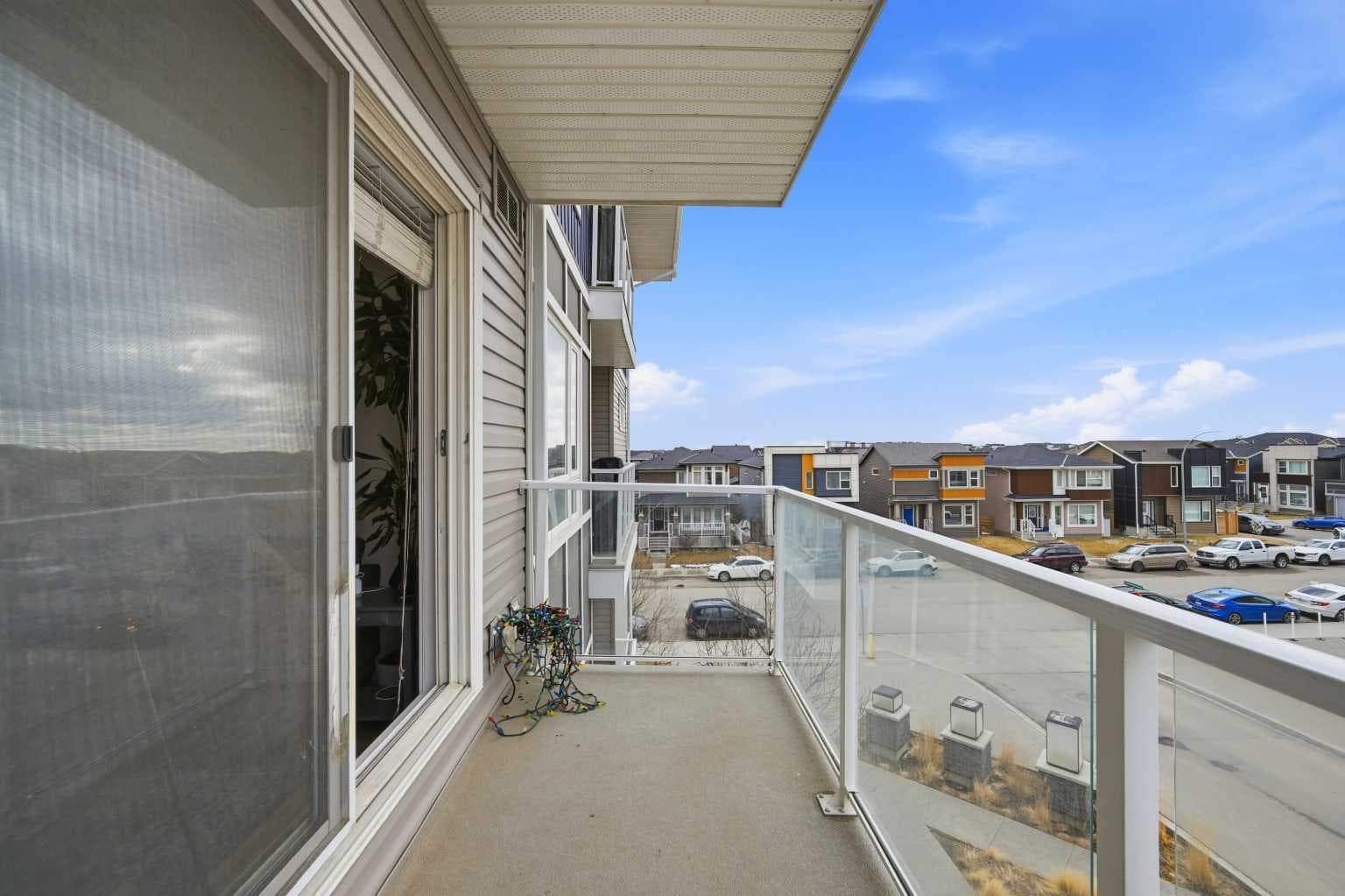 2303, 76 Cornerstone Passage NE