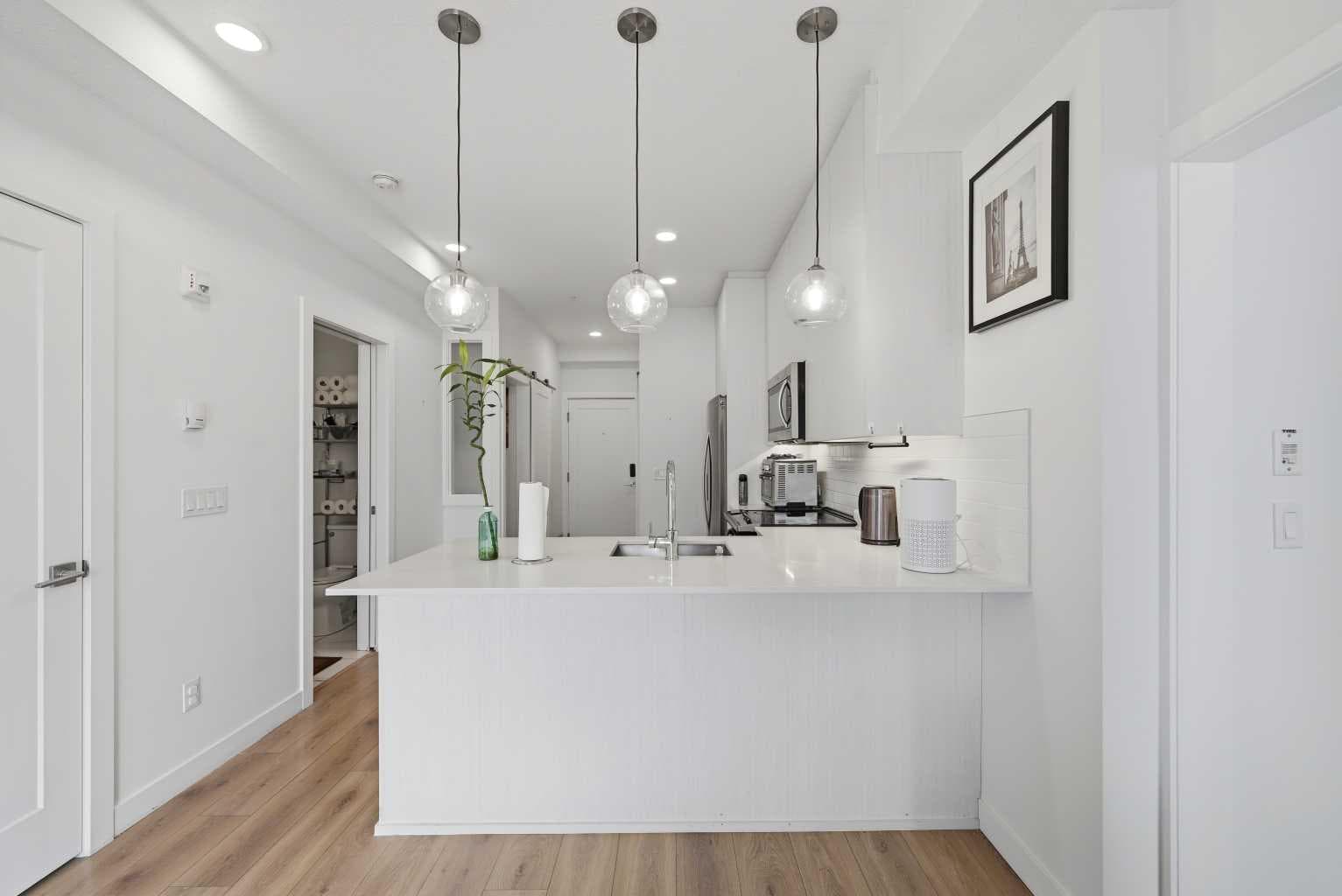 2303, 76 Cornerstone Passage NE