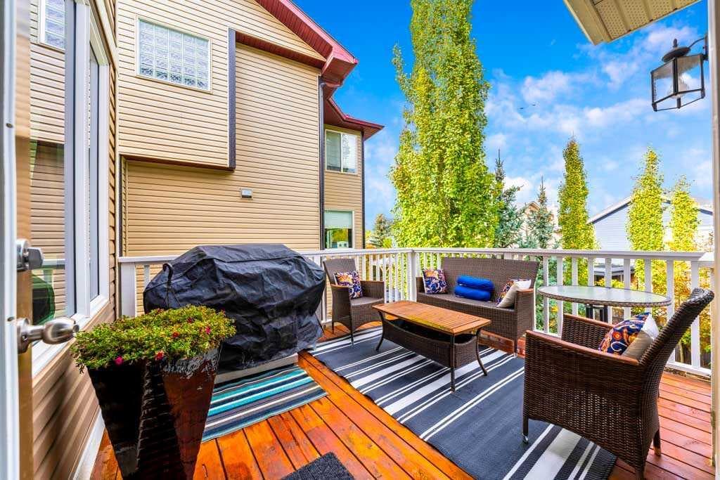 40 Cougar Ridge Heights SW