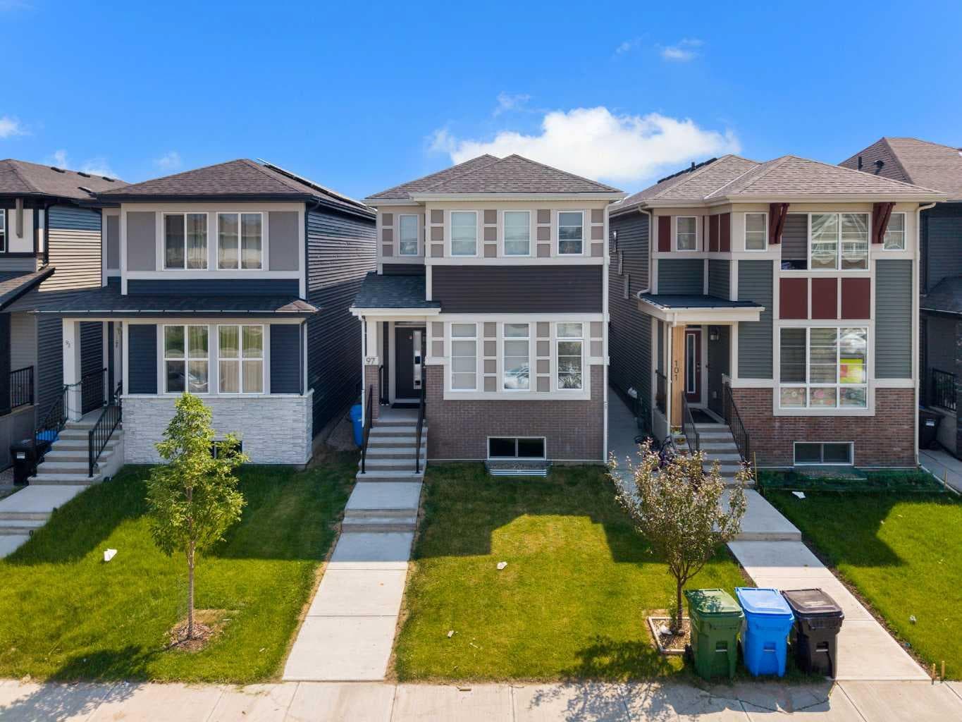 97 Corner Glen Way NE