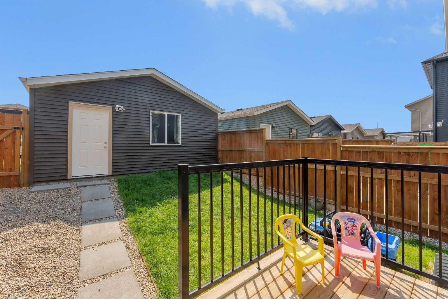 97 Corner Glen Way NE