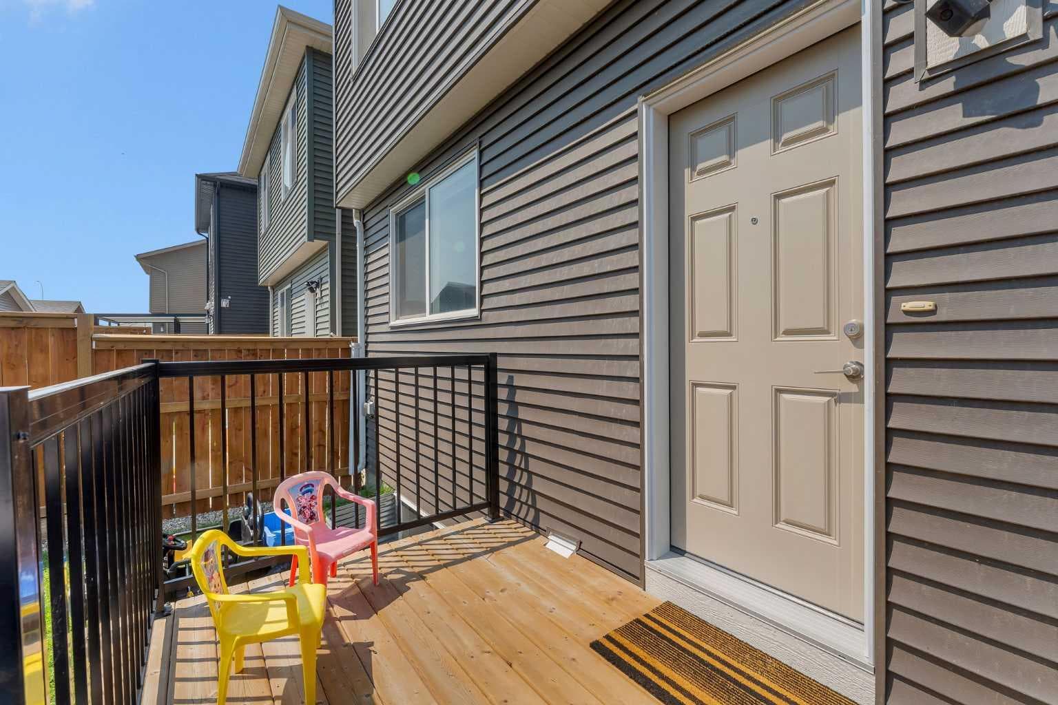 97 Corner Glen Way NE