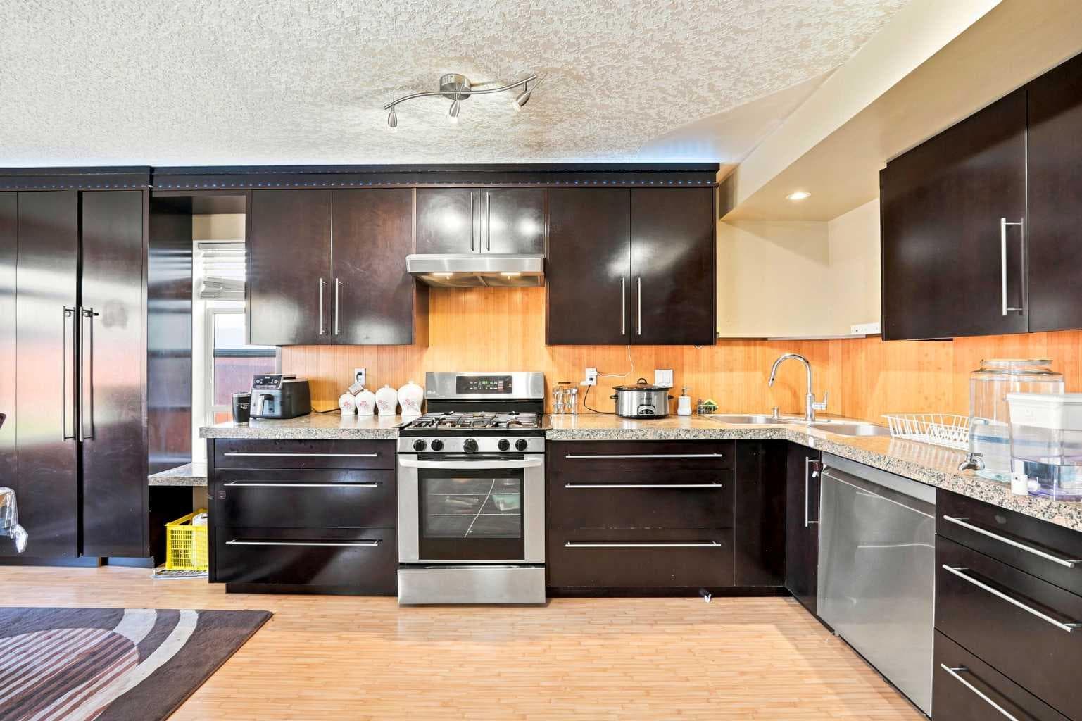 278 Martha's Manor NE