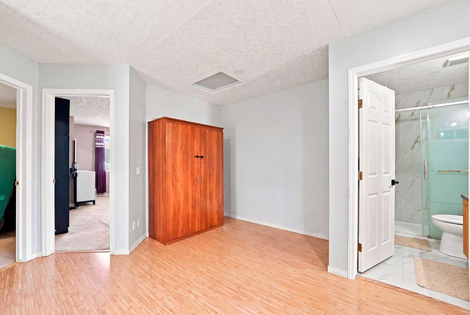 278 Martha's Manor NE