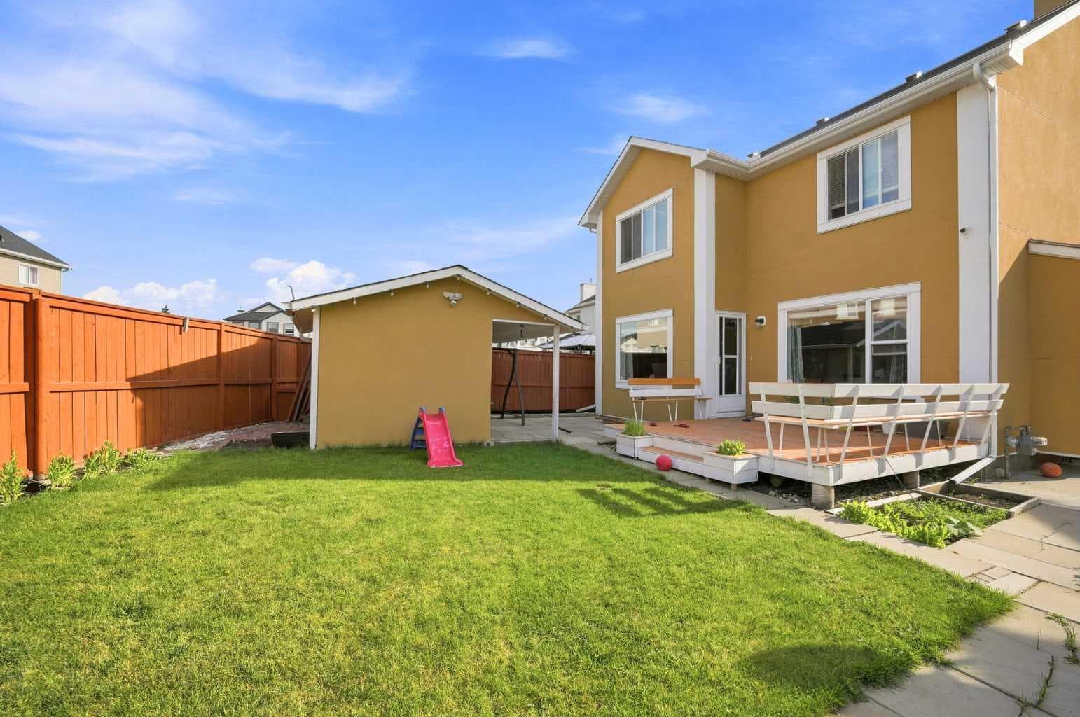 278 Martha's Manor NE