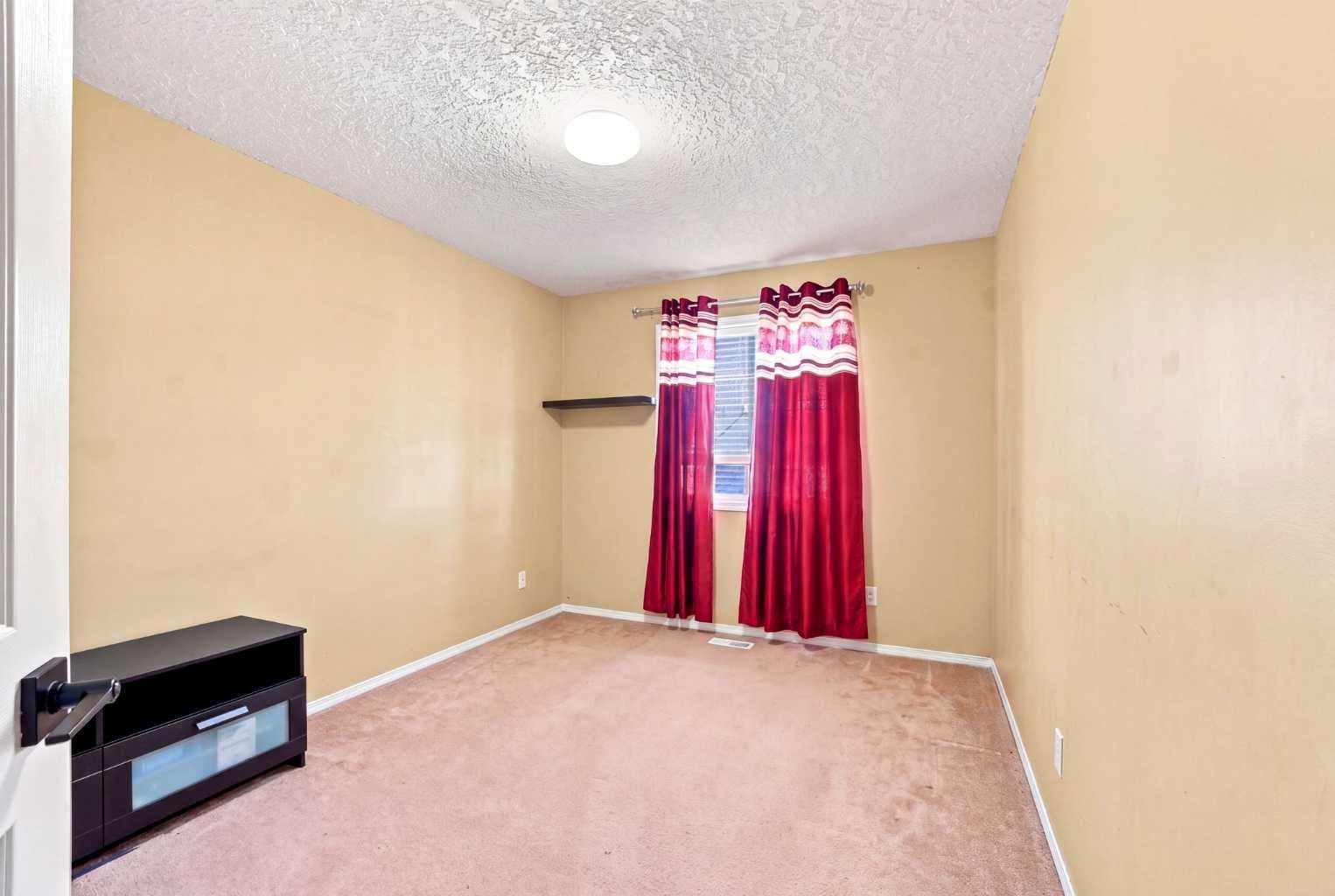 278 Martha's Manor NE