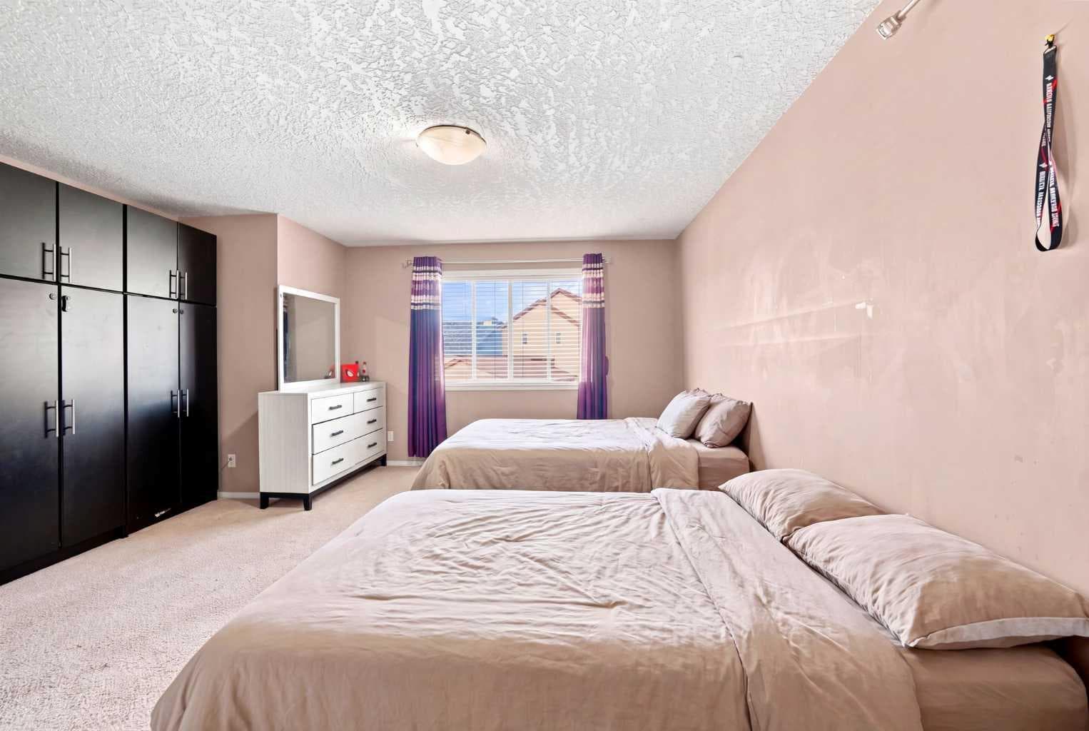 278 Martha's Manor NE