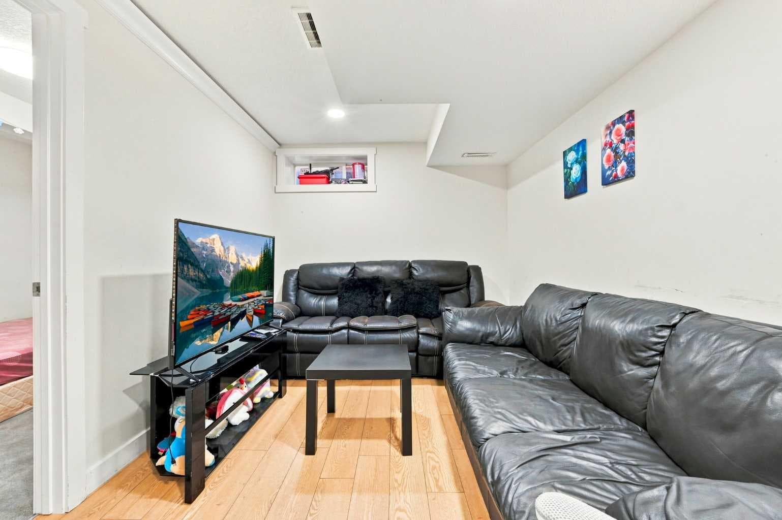 278 Martha's Manor NE