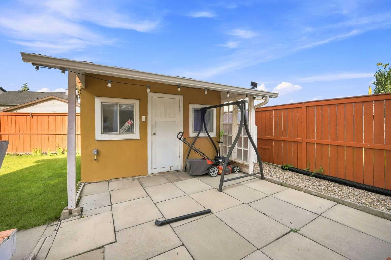 278 Martha's Manor NE