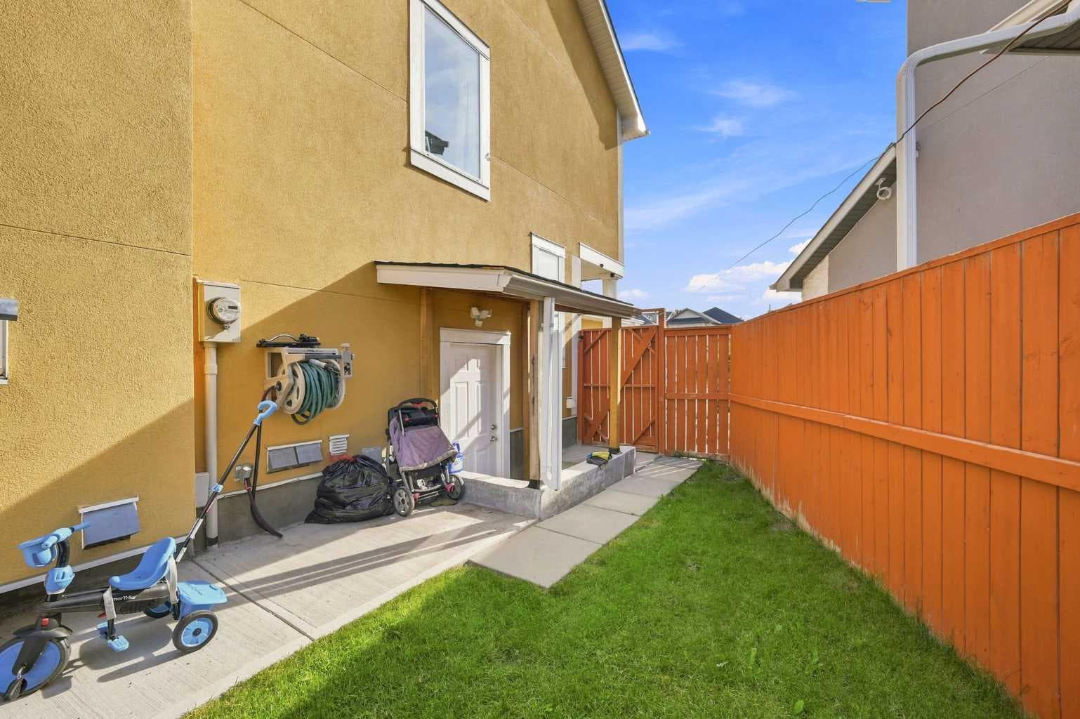 278 Martha's Manor NE