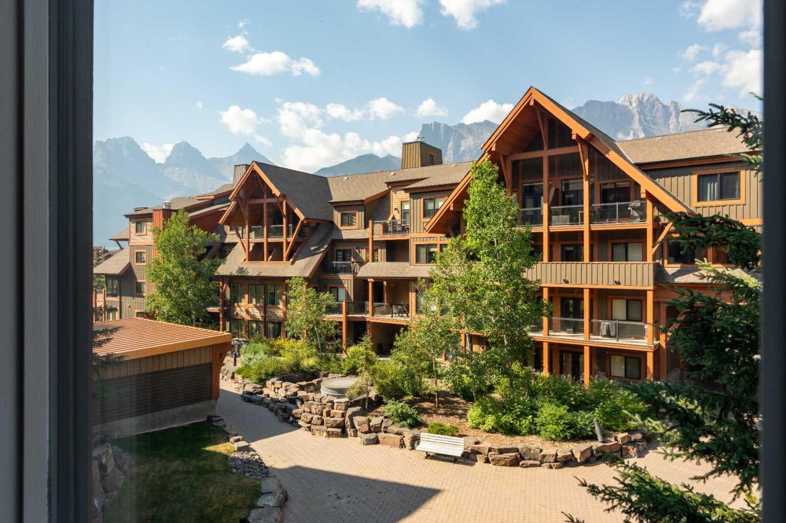 213, 173 Kananaskis Way 