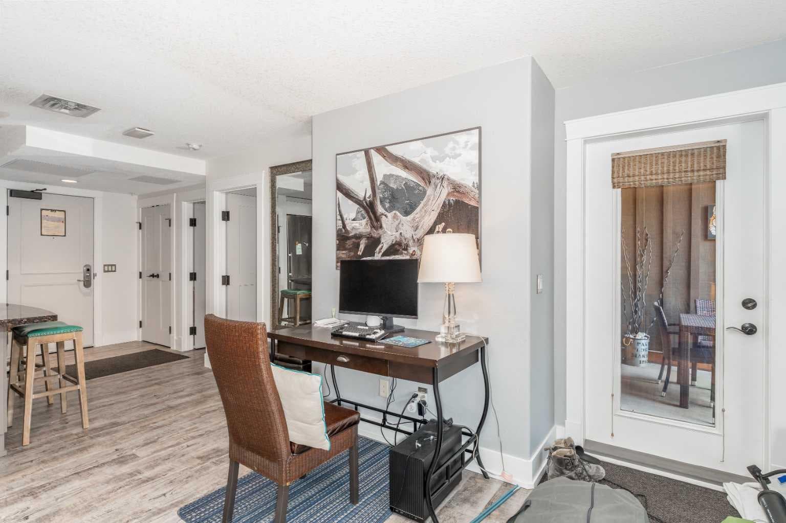 213, 173 Kananaskis Way 