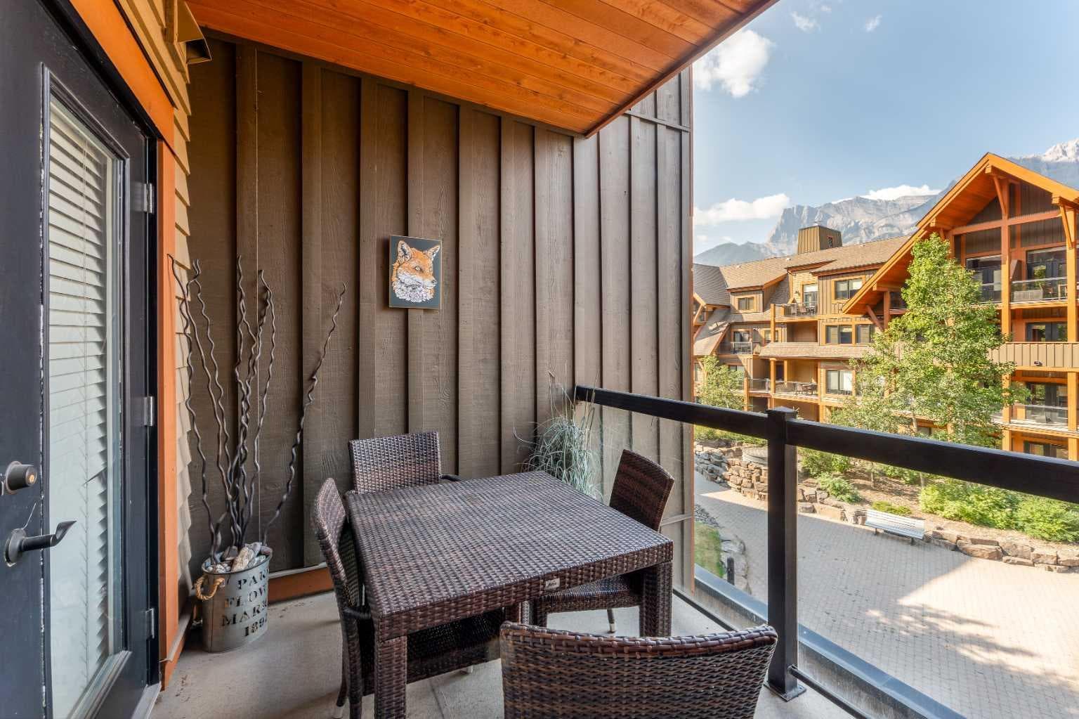 213, 173 Kananaskis Way 