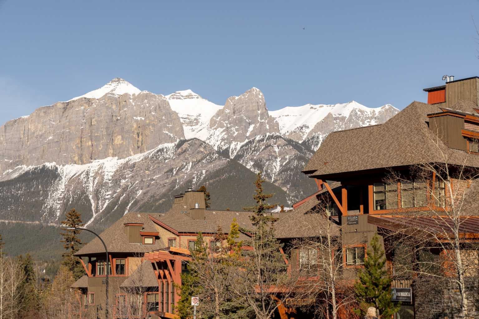 213, 173 Kananaskis Way 