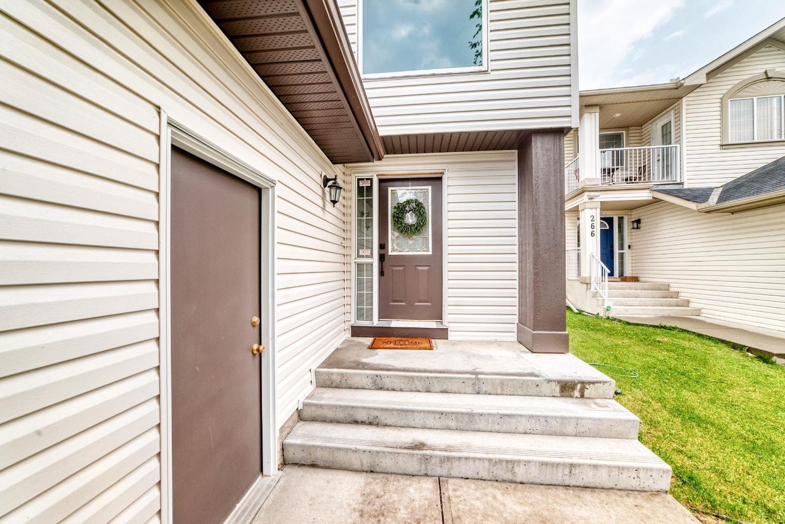 262 Coventry Court NE