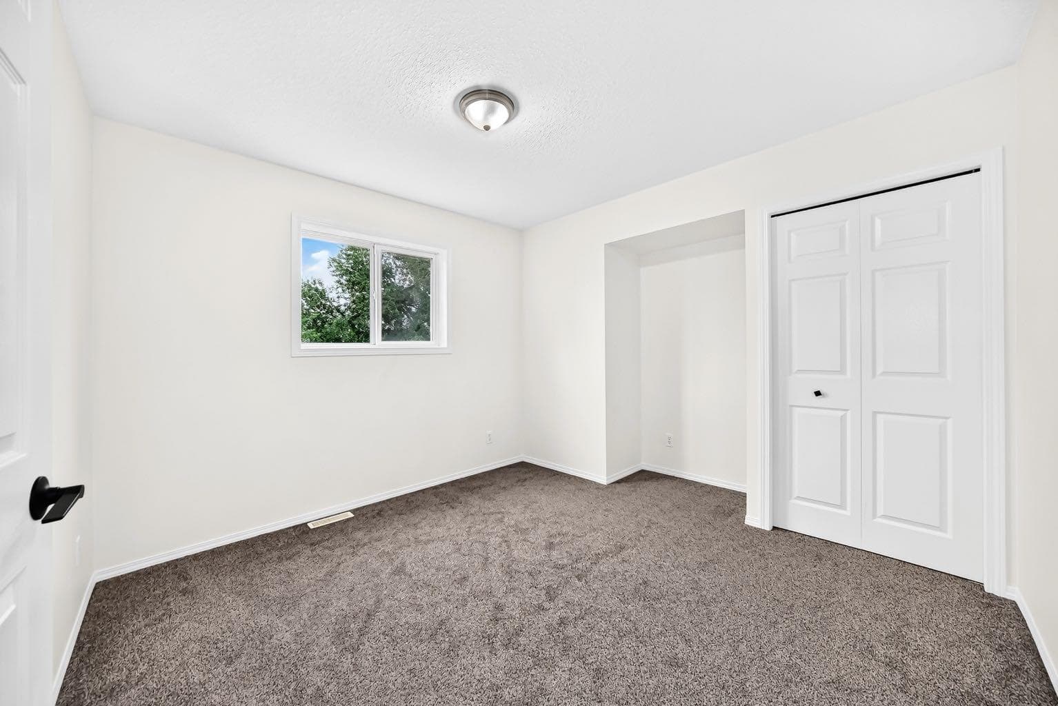 262 Coventry Court NE