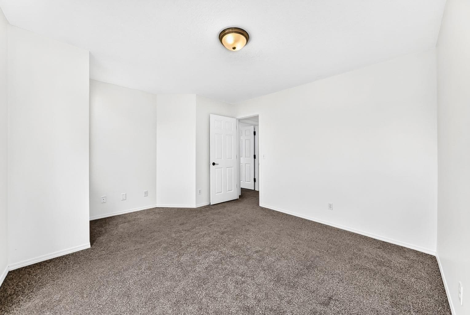 262 Coventry Court NE