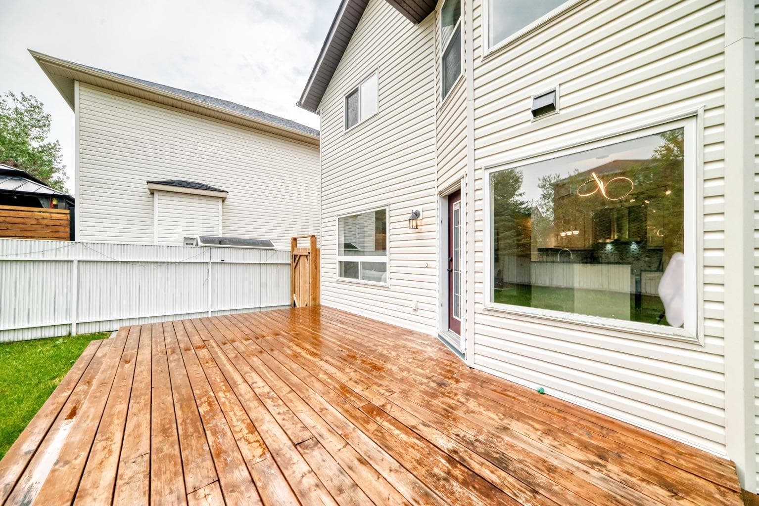 262 Coventry Court NE