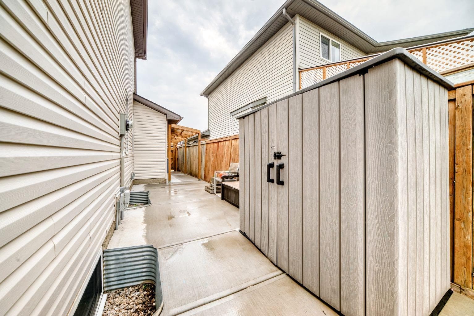 262 Coventry Court NE