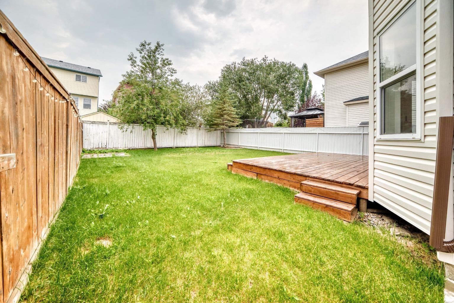 262 Coventry Court NE