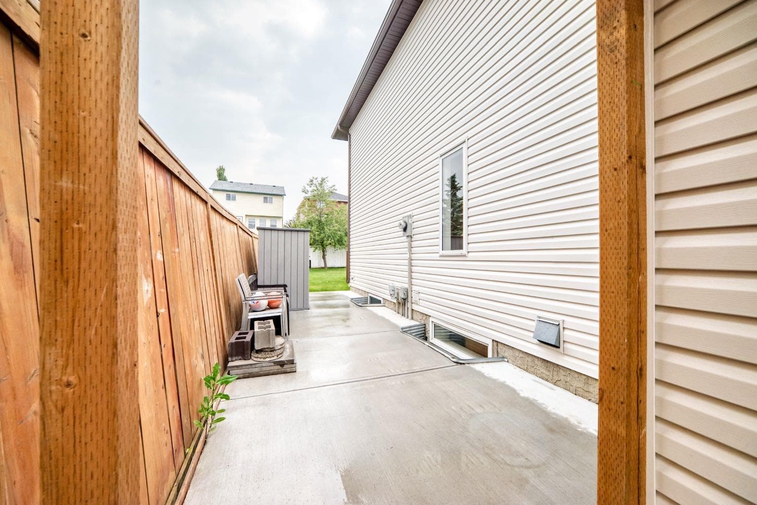262 Coventry Court NE