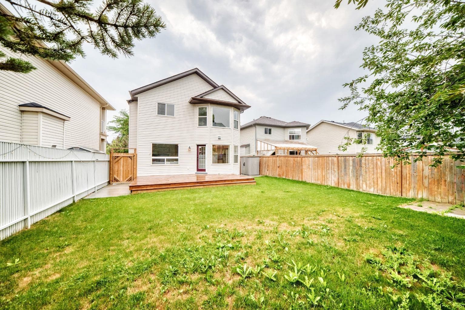 262 Coventry Court NE