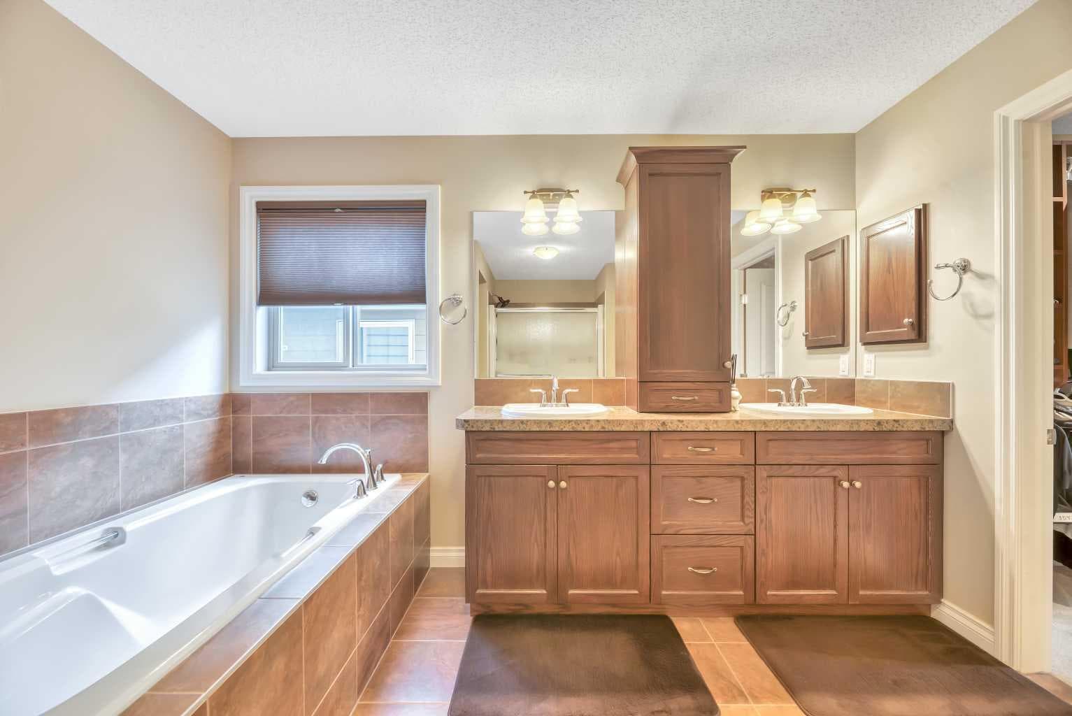 331 Mahogany Court SE