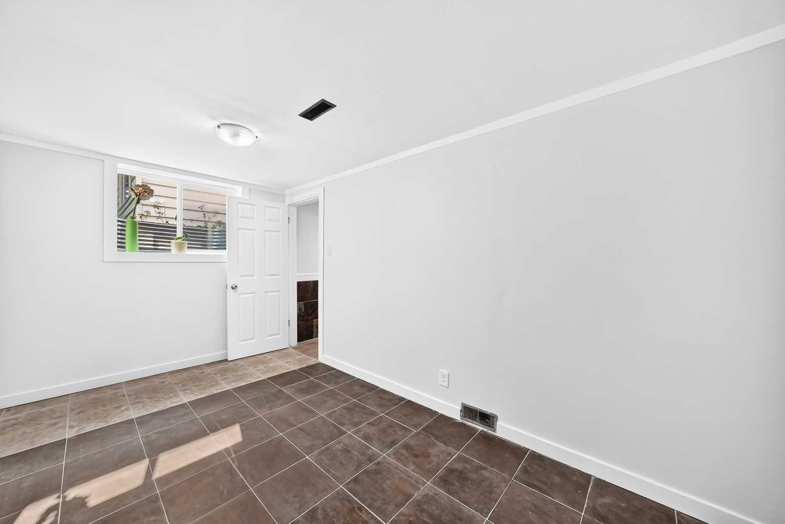 39 Healy Drive SW
