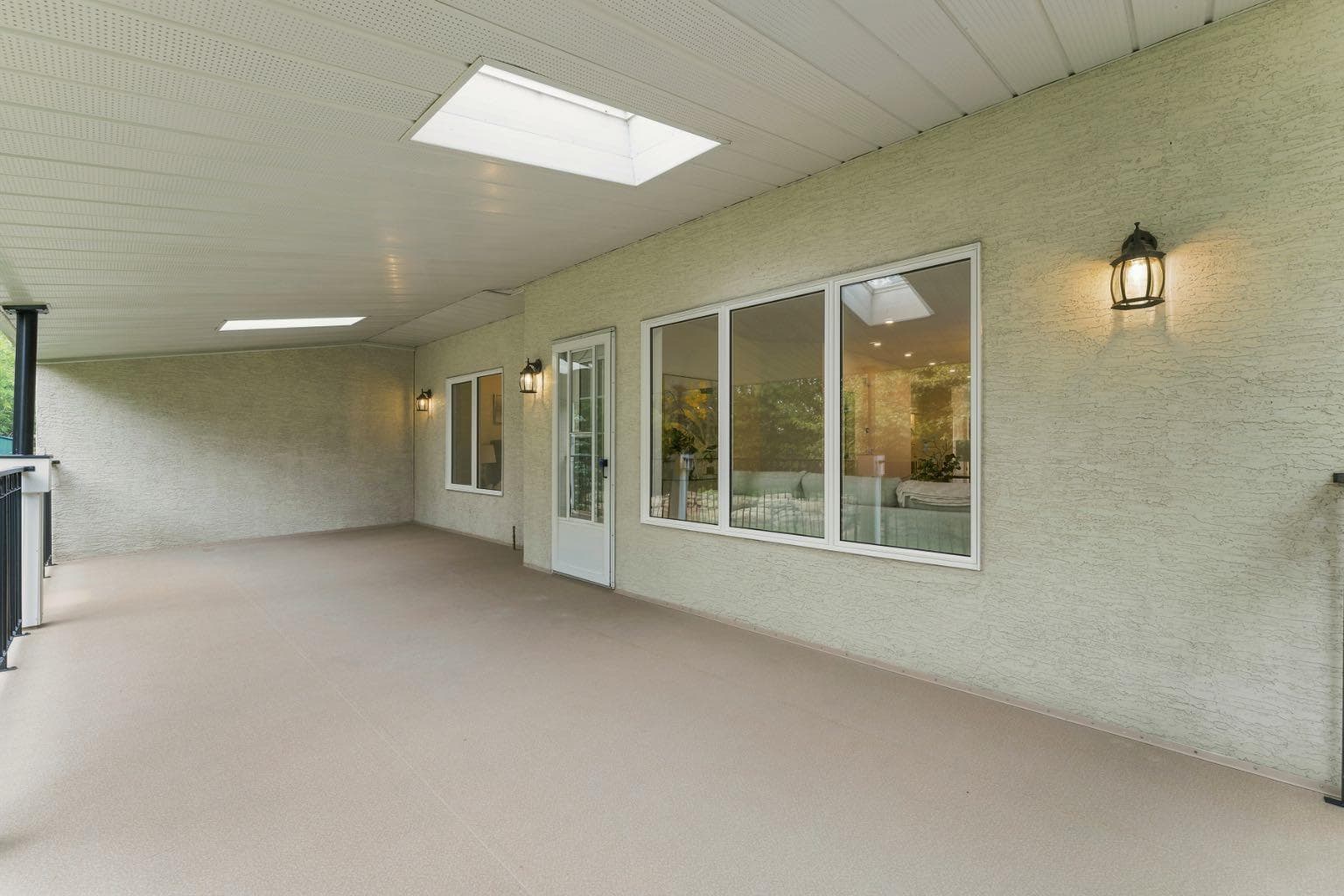 12 Prominence Point SW