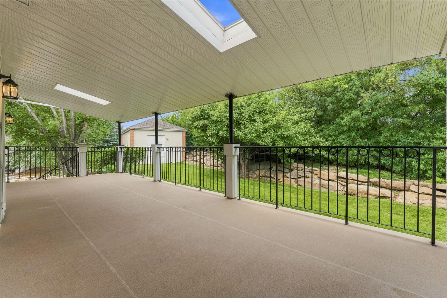 12 Prominence Point SW