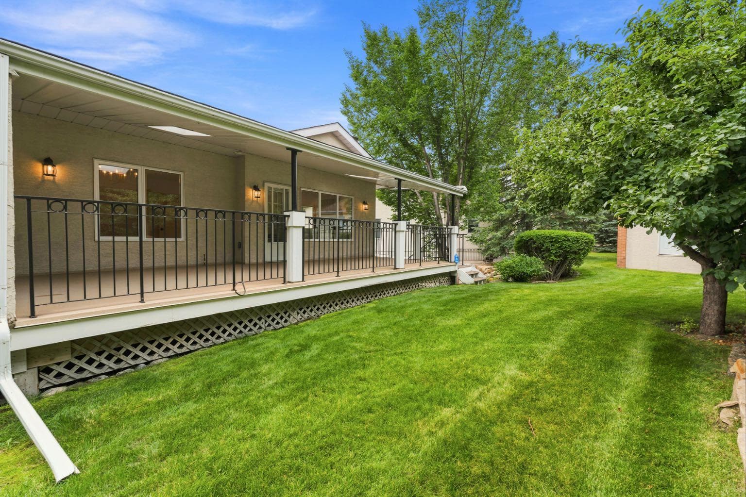 12 Prominence Point SW
