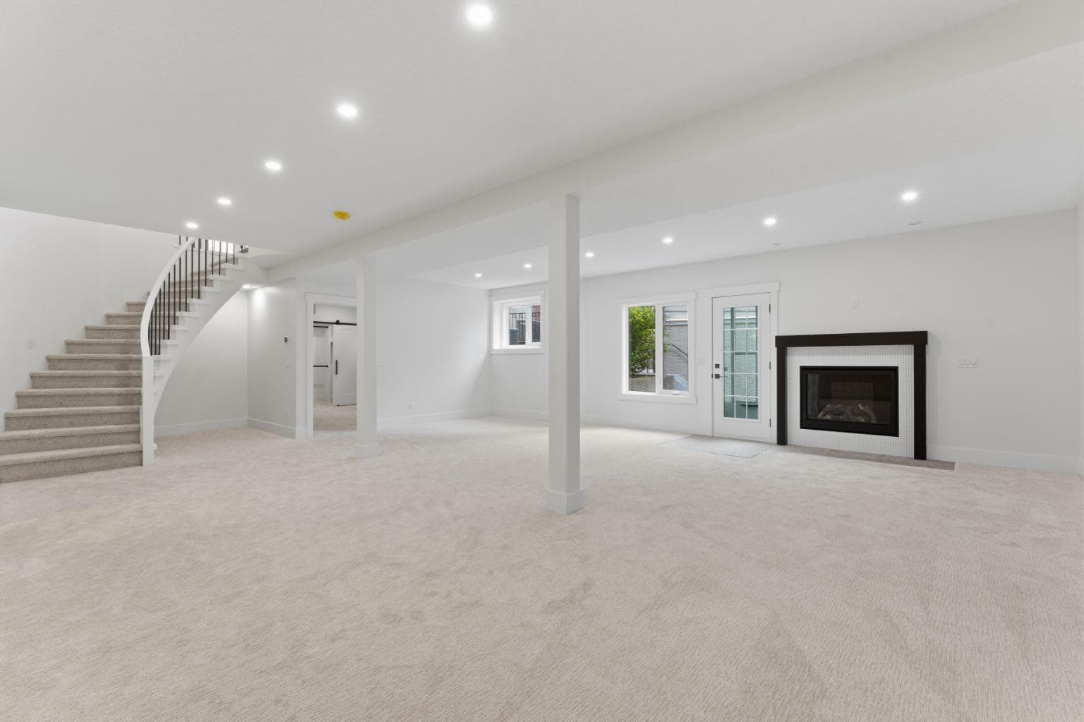 12 Prominence Point SW