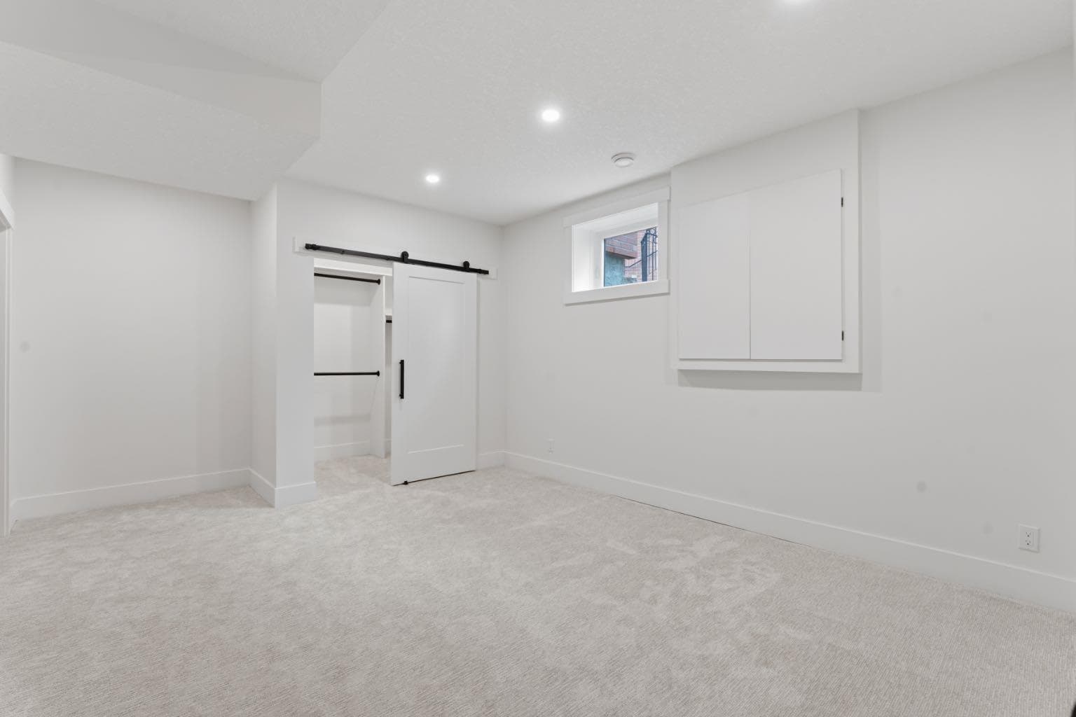 12 Prominence Point SW