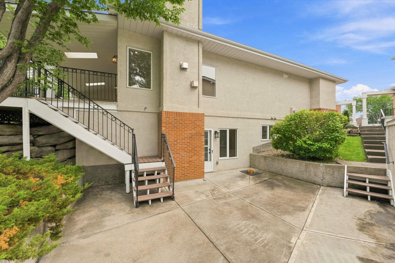 12 Prominence Point SW
