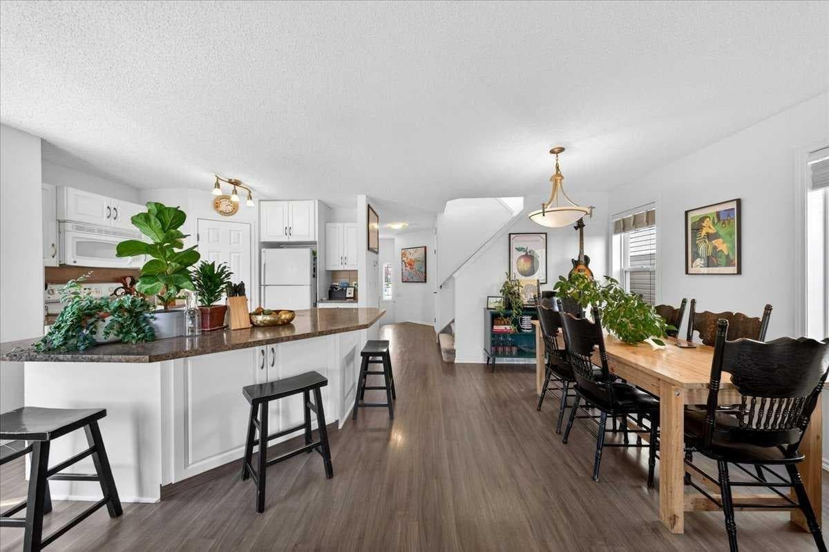 194 Everoak Gardens SW