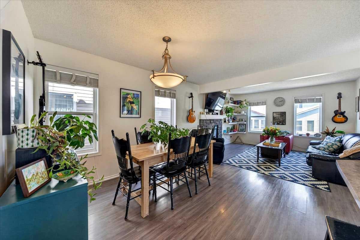 194 Everoak Gardens SW