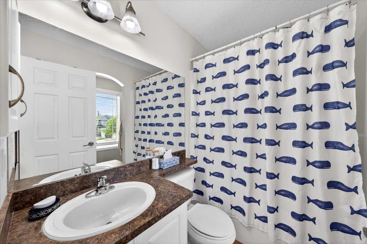 194 Everoak Gardens SW