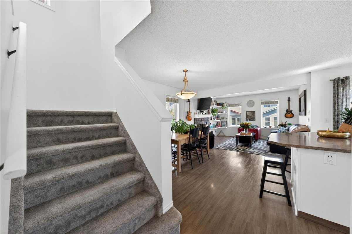 194 Everoak Gardens SW