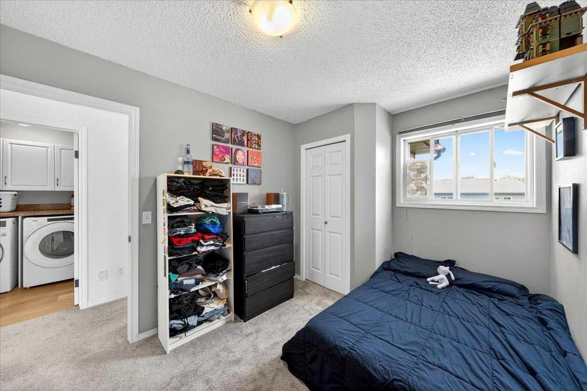 194 Everoak Gardens SW