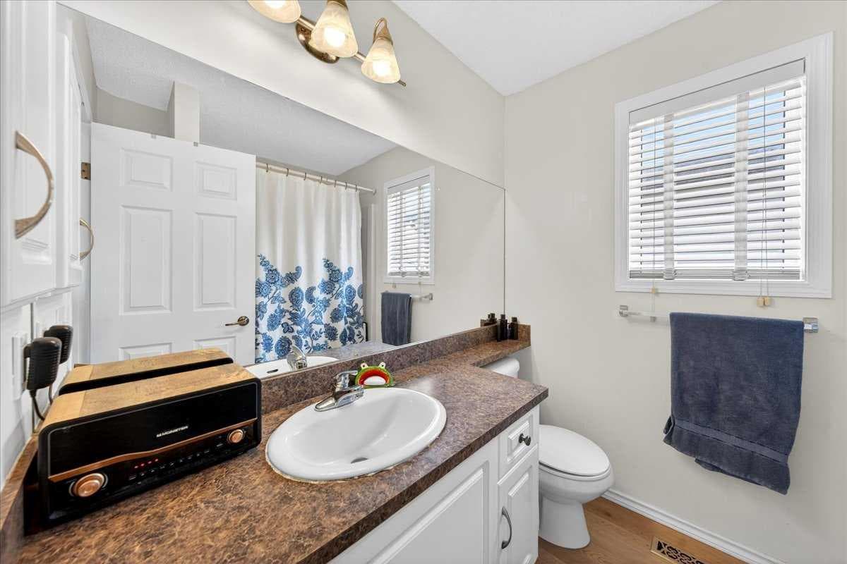 194 Everoak Gardens SW
