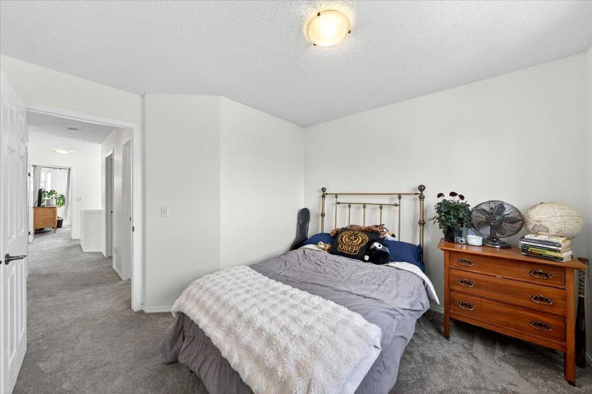 194 Everoak Gardens SW