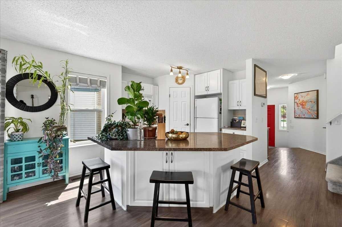 194 Everoak Gardens SW