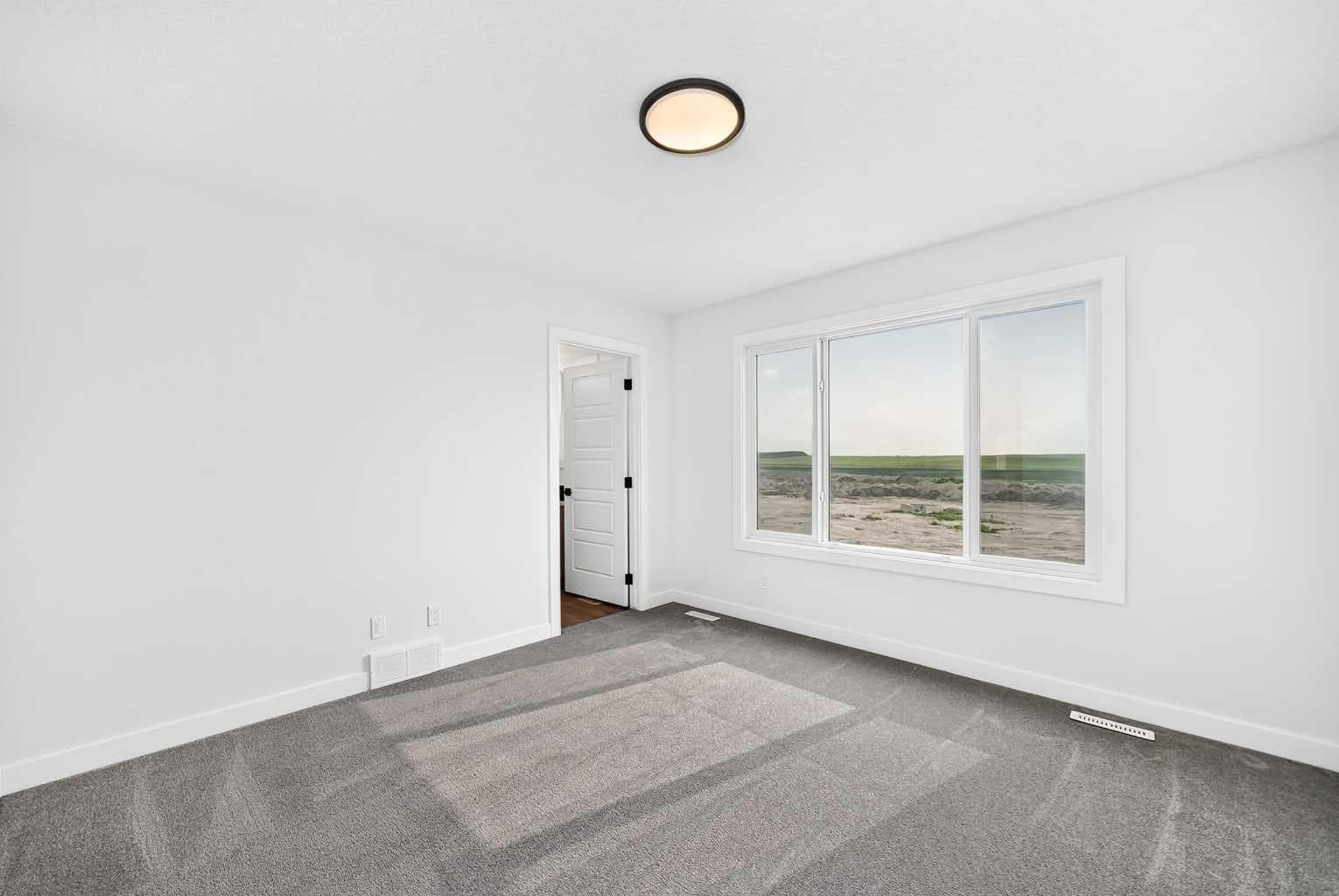 182 Lanark Gate SE