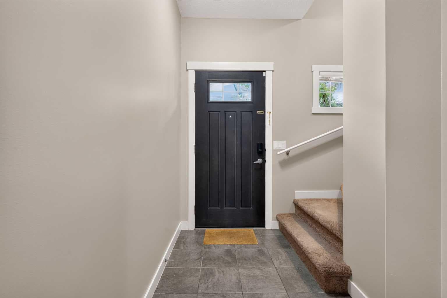 558 Evanston Manor NW