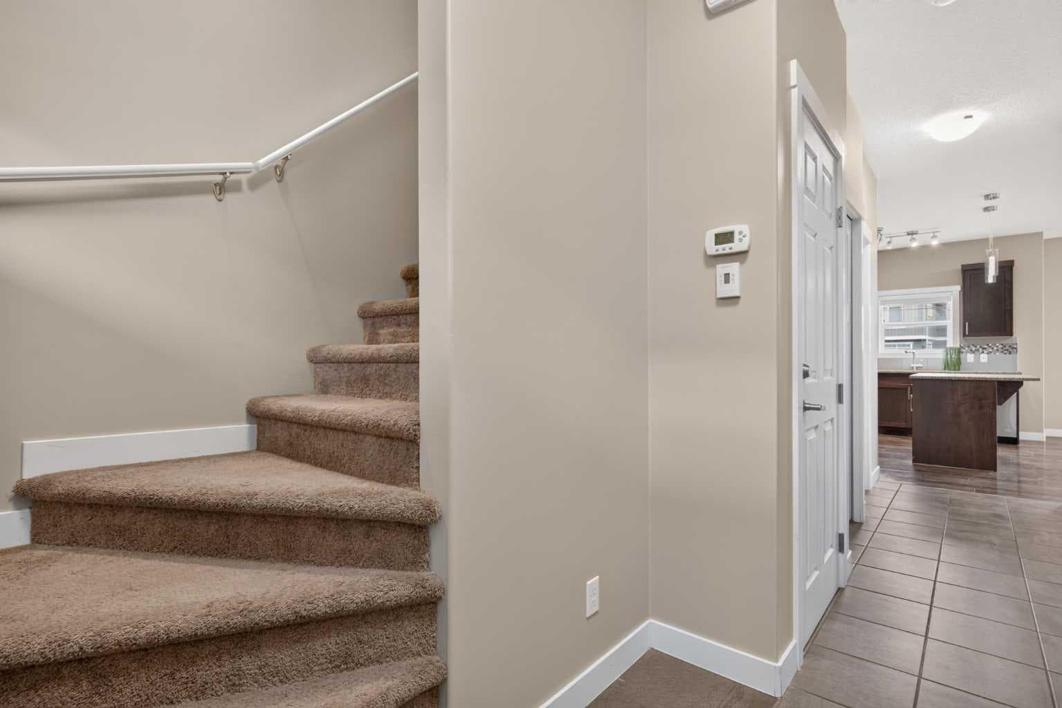 558 Evanston Manor NW