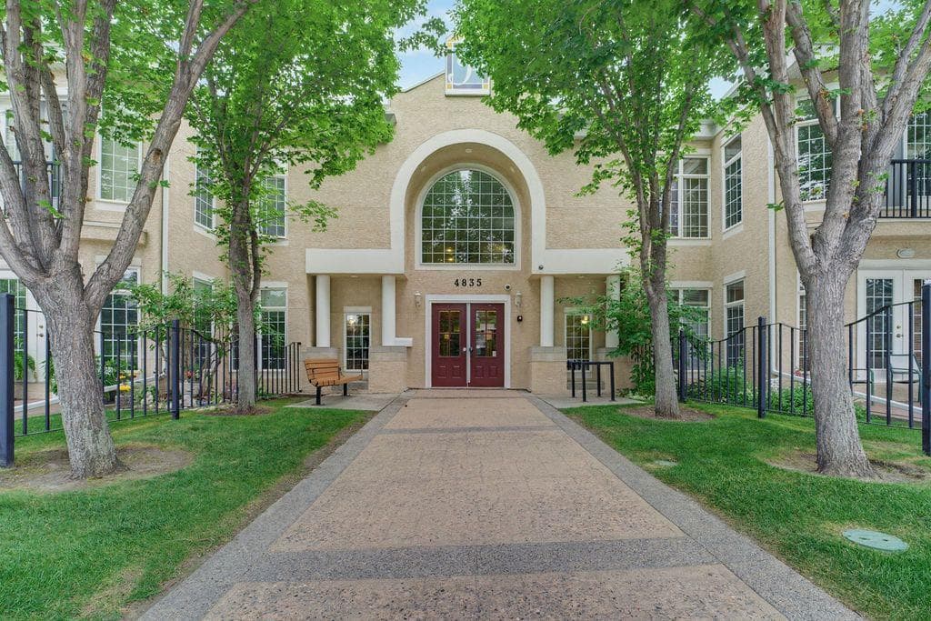 205, 4835 Dalhousie Drive NW