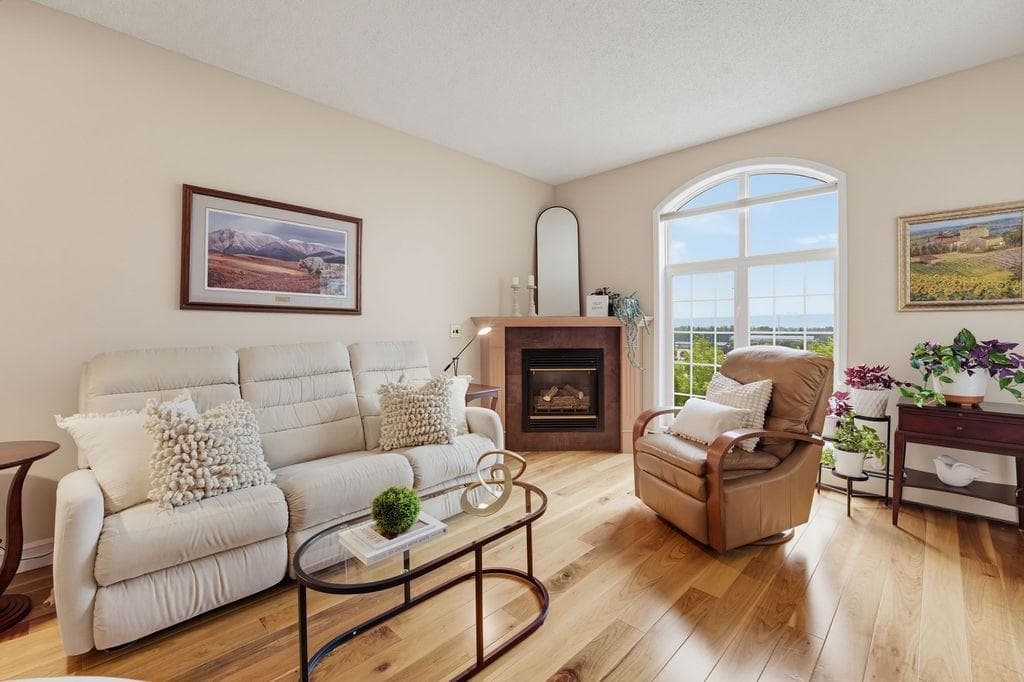 205, 4835 Dalhousie Drive NW